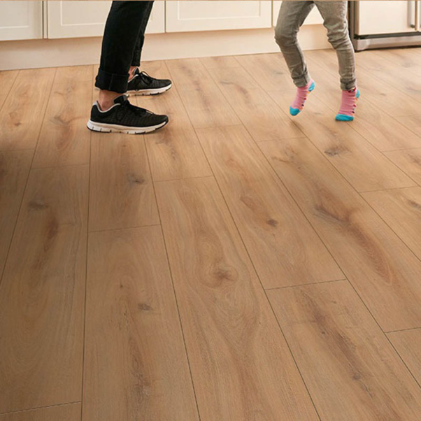 Laminado Bionyl Hamilton oak 1533 marca Kronospan (PL-60) - Imagen 4